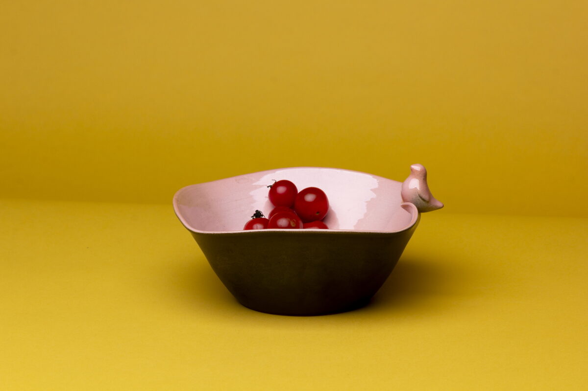 Ceramic snack bowl with bird figurine, dusty pink