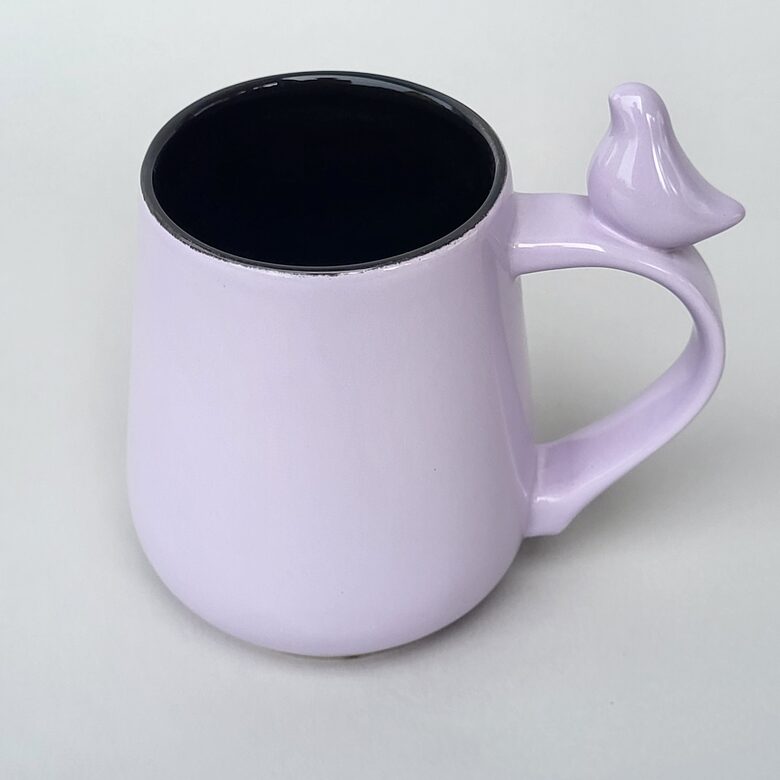Mug with a little bird, round, Purple