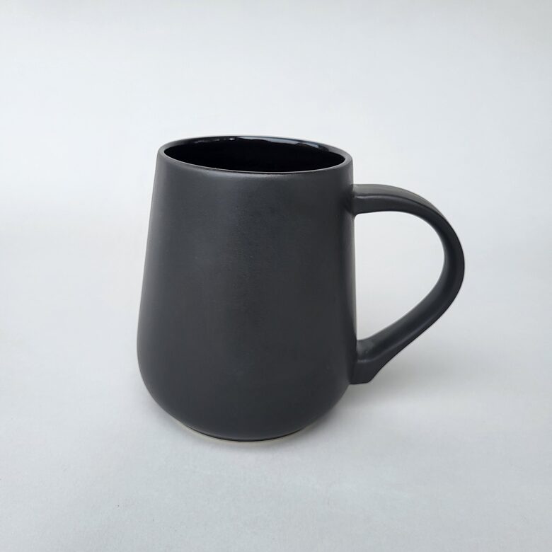 Keramikas krūze, apaļa, Melna